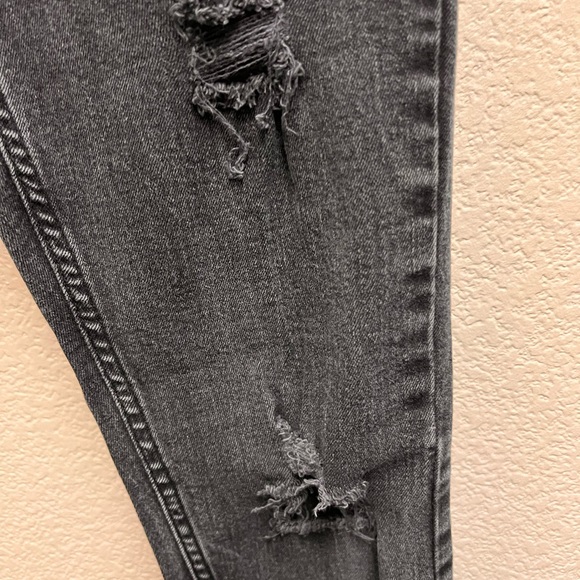 Skinny Low rise busted Knee, Dark Wash size 04 Jeans Streetwear perfect w Boots - Picture 5 of 6